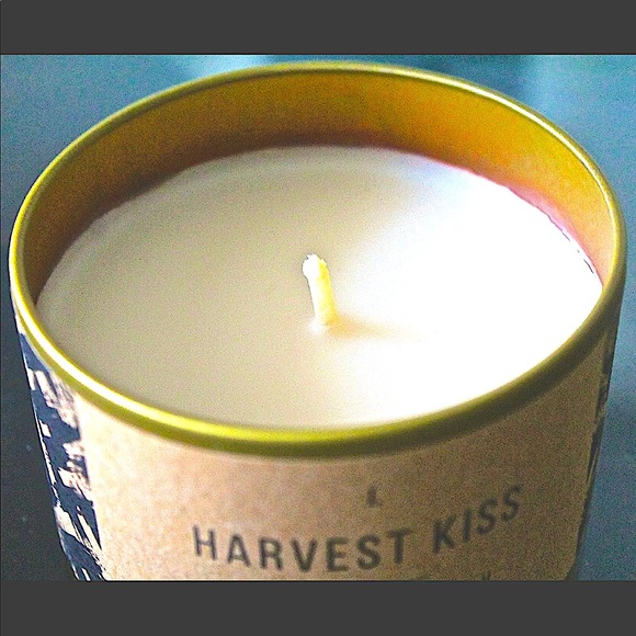HAVEN STREET CANDLE HARVEST KISS RICHLY SCENTED - Picture 2 of 3